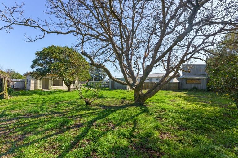 Photo of property in 3 State Highway 1, Otaki, 5512