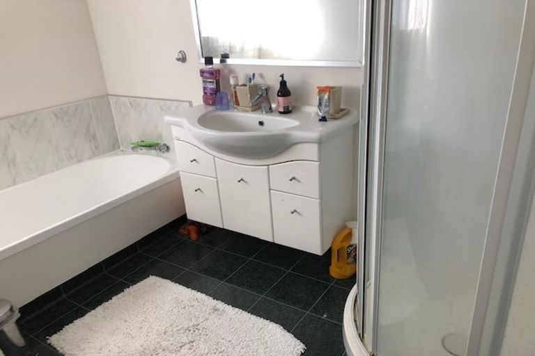 Photo of property in 10/177 Onewa Road, Birkenhead, Auckland, 0626