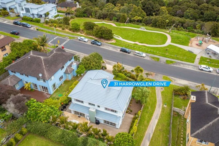 Photo of property in 31 Harrowglen Drive, Northcross, Auckland, 0632