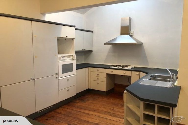 Photo of property in 4/10 Hobson Crescent, Thorndon, Wellington, 6011