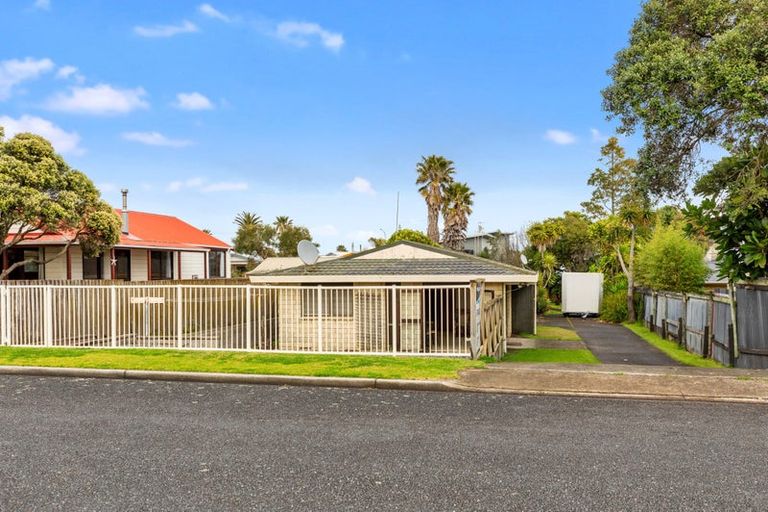 Photo of property in 124a Karewa Parade, Papamoa Beach, Papamoa, 3118