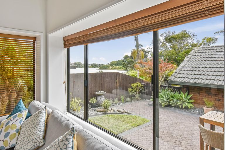 Photo of property in 6 Freelance Terrace, Pahurehure, Papakura, 2113