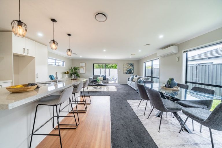 Photo of property in 22 Te Kaeaea Crescent, Wallaceville, Upper Hutt, 5018