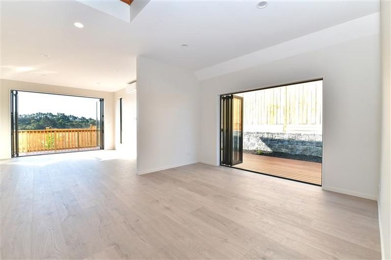 Photo of property in 243 West Hoe Heights, Orewa, 0931