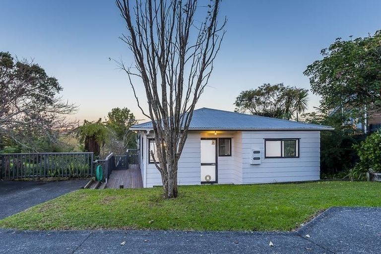 Photo of property in 1/12 Bedford Street, Te Atatu South, Auckland, 0610