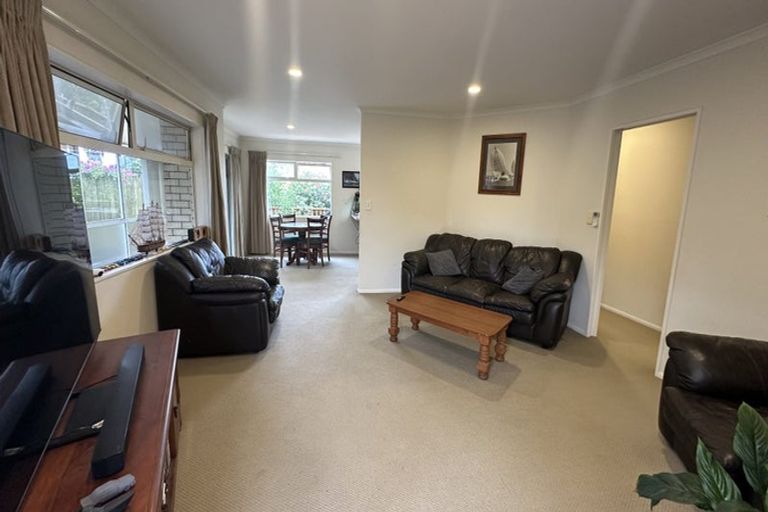 Photo of property in 23 Chesterfield Way, Orewa, 0931