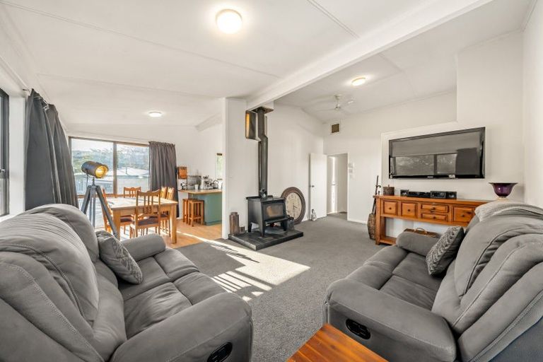 Photo of property in 6 Longfellow Street, Trentham, Upper Hutt, 5018