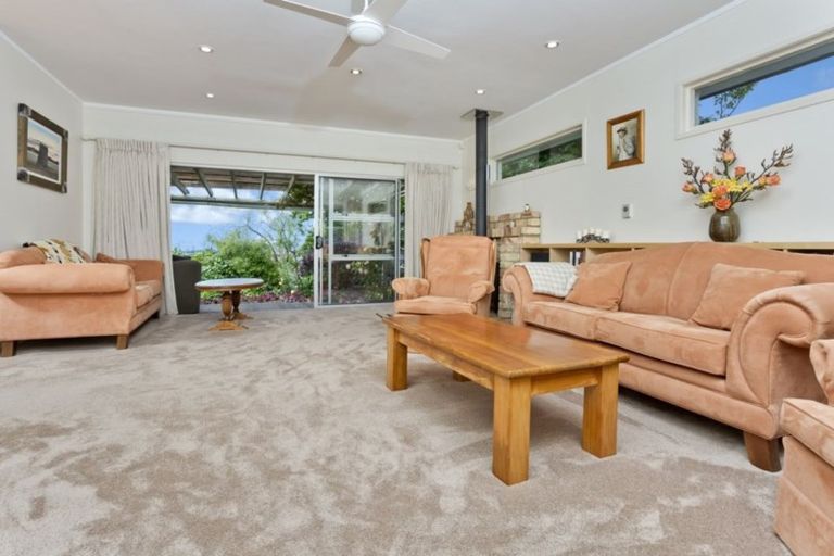 Photo of property in 547 Glenfield Road, Glenfield, Auckland, 0629