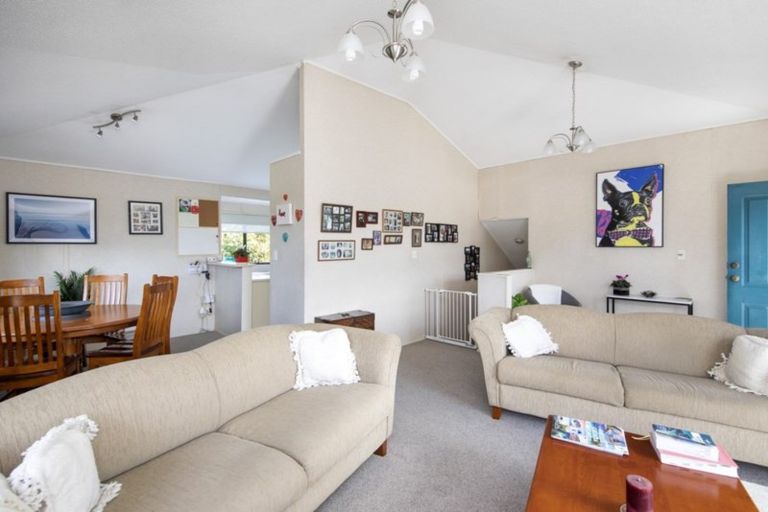 Photo of property in 1/105 Moa Road, Point Chevalier, Auckland, 1022