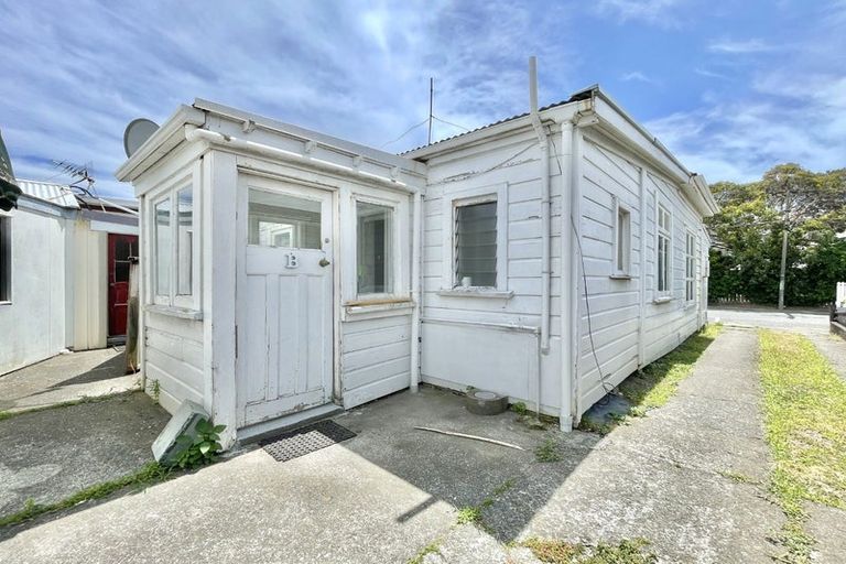 Photo of property in 17 East Street, Petone, Lower Hutt, 5012