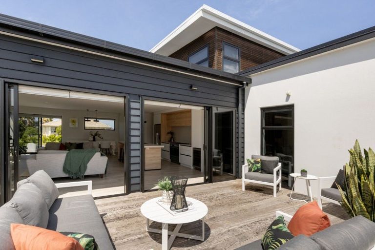 Photo of property in 15 Cassinia Close, Papamoa Beach, Papamoa, 3118