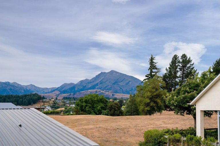 Photo of property in 15 Faulks Terrace, Wanaka, 9305