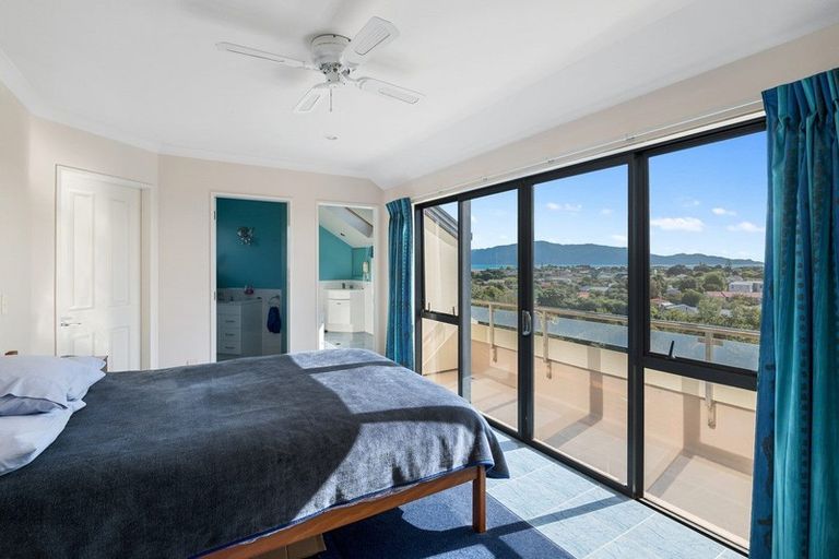 Photo of property in 7 Sunset Terrace, Waikanae Beach, Waikanae, 5036