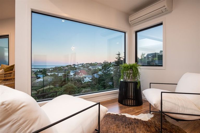 Photo of property in 139 Mount Pleasant Road, Mount Pleasant, Christchurch, 8081