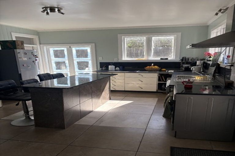 Photo of property in 3 Smale Terrace, Hospital Hill, Napier, 4110