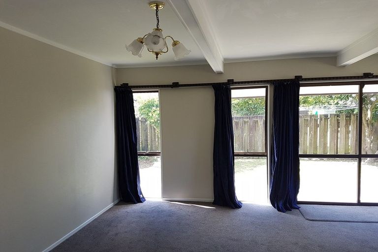 Photo of property in 14b Kindergarten Drive, Conifer Grove, Takanini, 2112