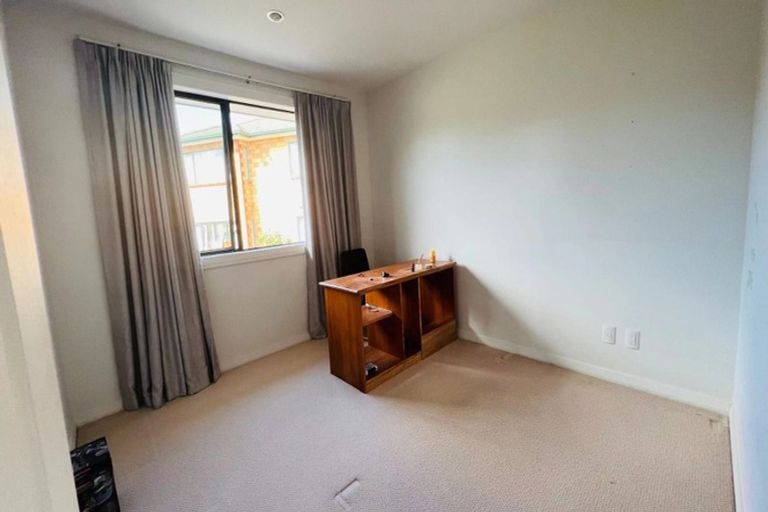 Photo of property in 15 Ballymore Drive, Pinehill, Auckland, 0632