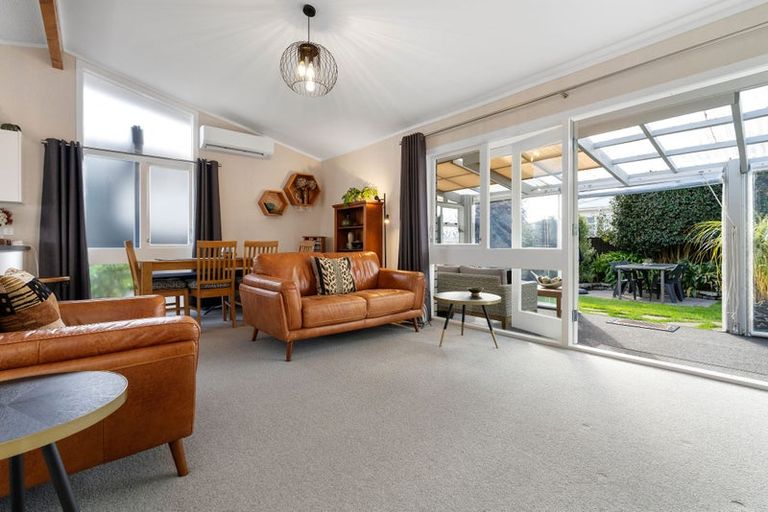 Photo of property in 37 Kent Street, Levin, 5510