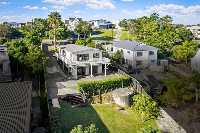 Photo of property in 239 Vipond Road, Stanmore Bay, Whangaparaoa, 0932