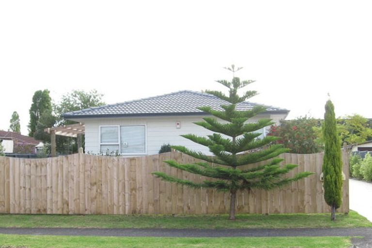 Photo of property in 4 Dianne Louise Drive, Half Moon Bay, Auckland, 2012