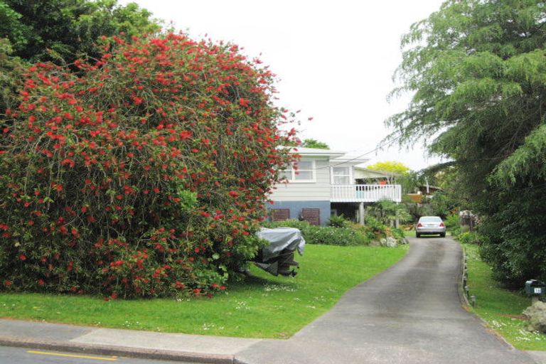Photo of property in 18 Ladies Mile, Manly, Whangaparaoa, 0930