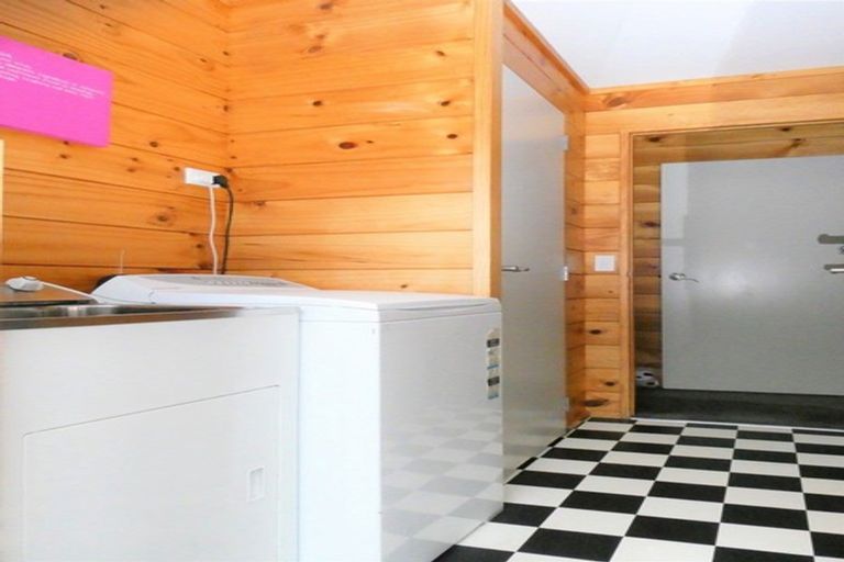 Photo of property in 33 Golf Links Road, Kaiata, Greymouth, 7805