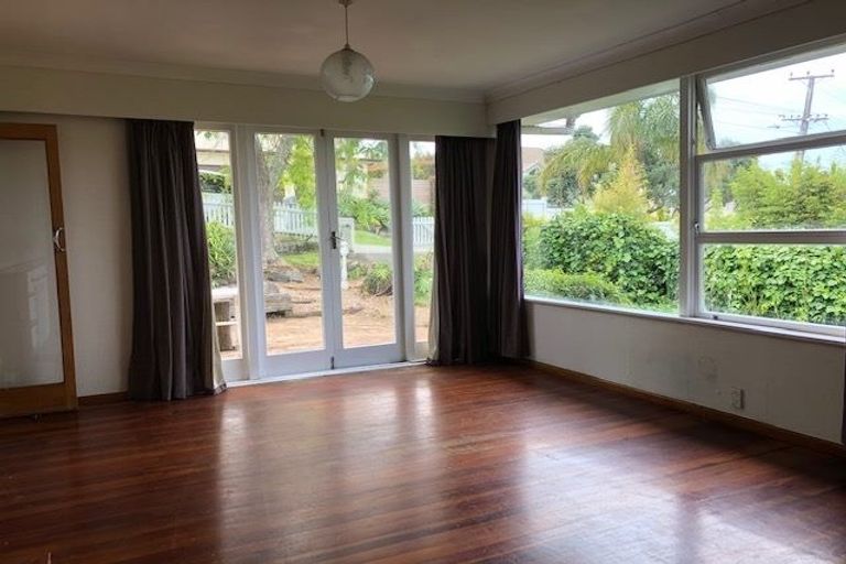 Photo of property in 4 Bevyn Street, Castor Bay, Auckland, 0620