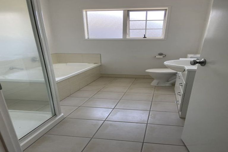 Photo of property in 40 Mulvaney Crescent, Henderson, Auckland, 0612