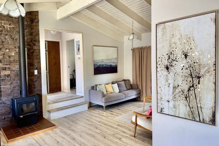 Photo of property in 5 Holyoake Place, Chatswood, Auckland, 0626