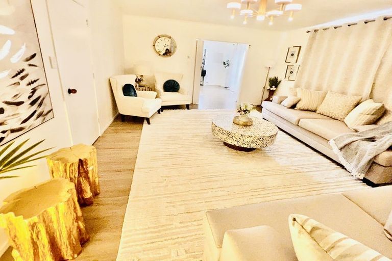 Photo of property in 11c Bamboo Grove, Kelston, Auckland, 0602