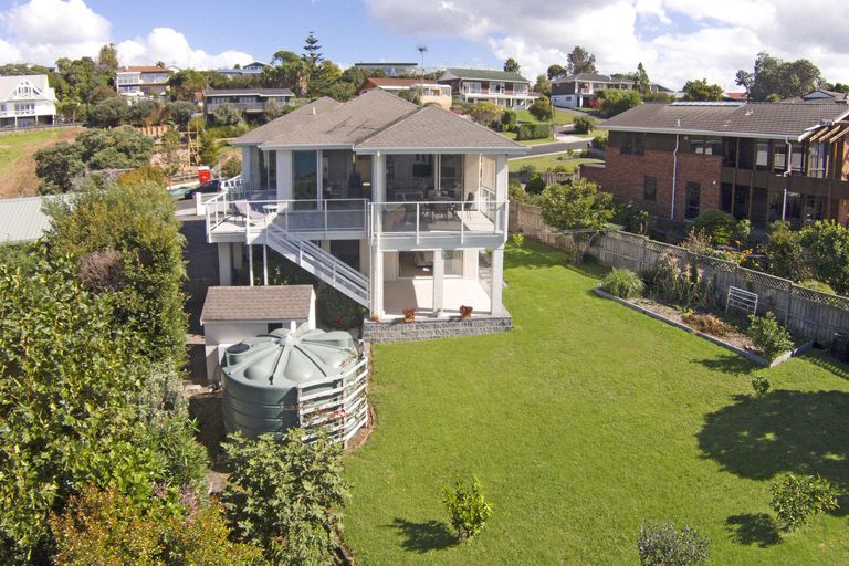 Photo of property in 150 Pacific Parade, Army Bay, Whangaparaoa, 0930