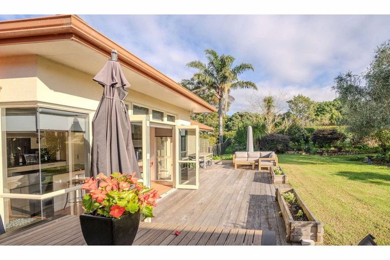 Photo of property in 28 Edkins Road, Kerikeri, 0230