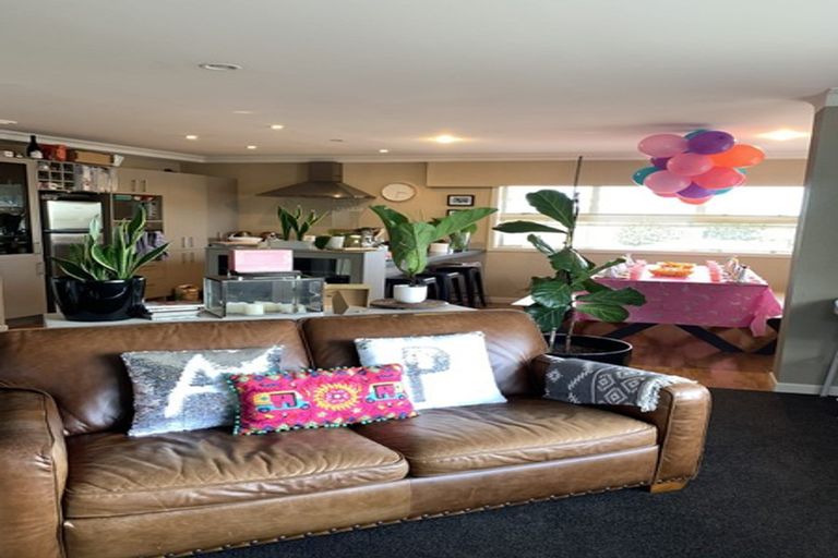 Photo of property in 30 Queen Street, Papakura, 2110