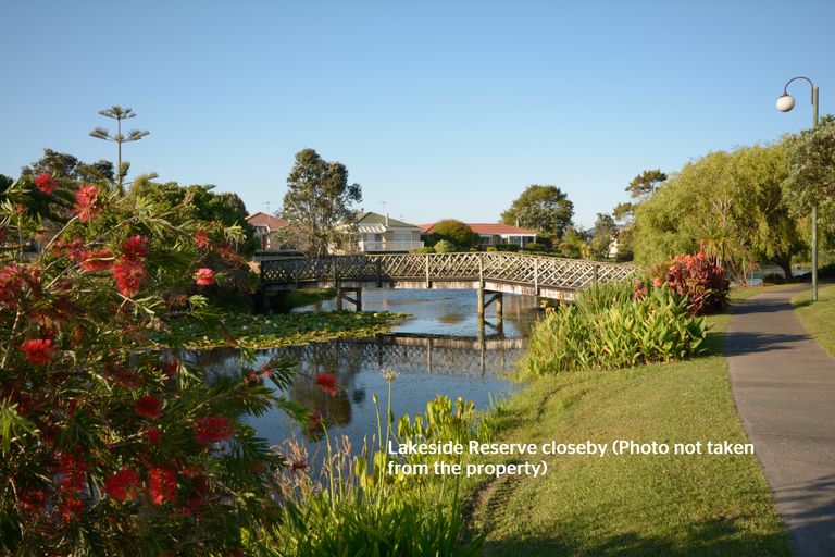 Photo of property in 8 Chalmers Close, Orewa, 0931
