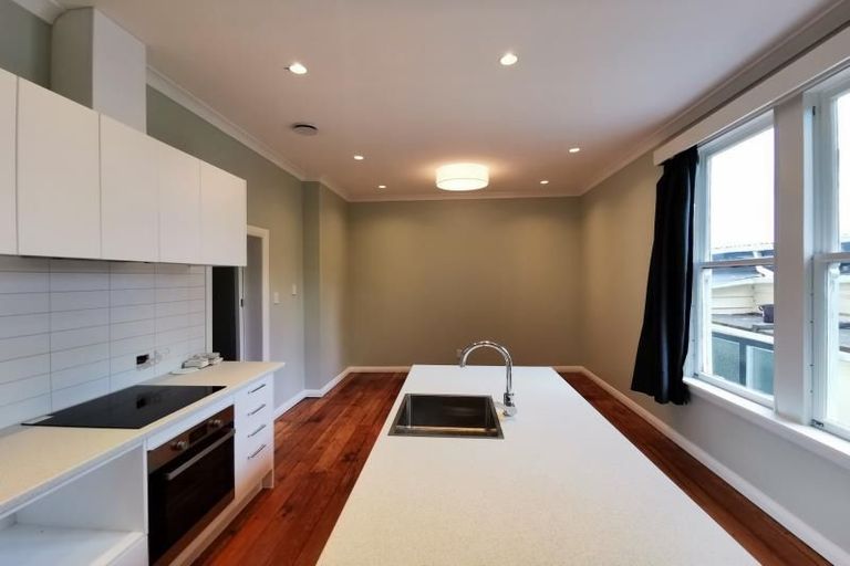 Photo of property in 23 Grass Street, Roseneath, Wellington, 6011