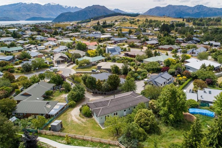 Photo of property in 10 Mercury Place, Wanaka, 9305