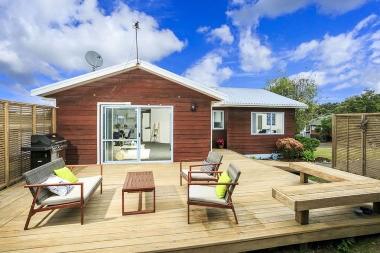 Photo of property in 1/10 Witheford Drive, Bayview, Auckland, 0629