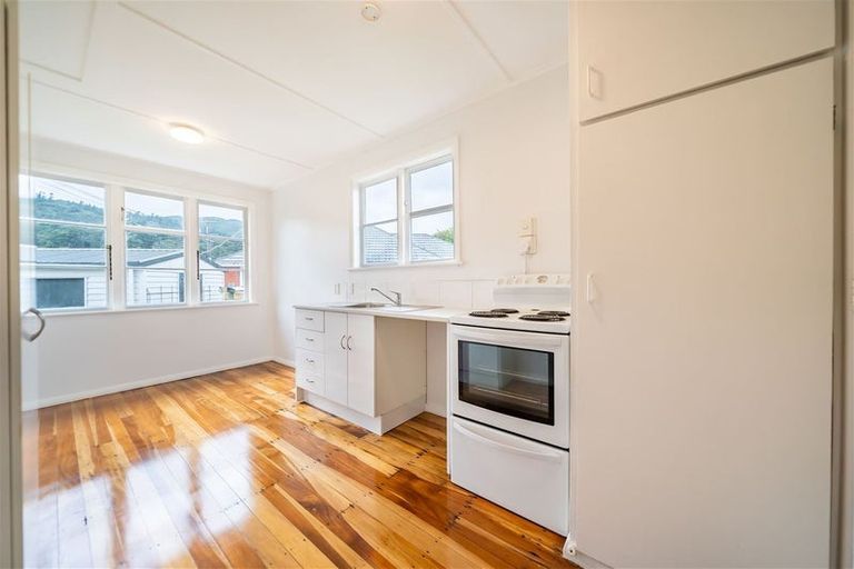 Photo of property in 36 Harris Street, Naenae, Lower Hutt, 5011