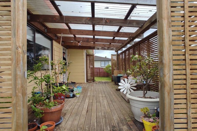 Photo of property in 186 Waitemata Drive, Ranui, Auckland, 0612