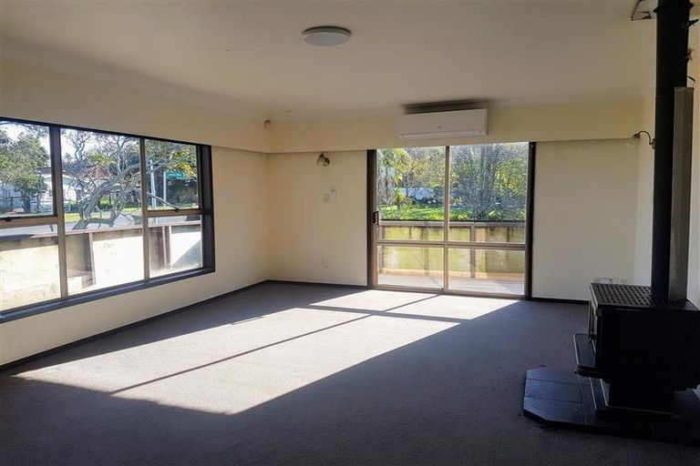 Photo of property in 582 Weymouth Road, Weymouth, Auckland, 2103