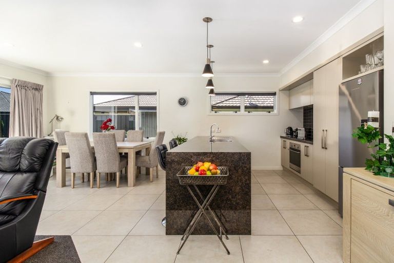 Photo of property in 1 Pukaki Place, Poraiti, Napier, 4112