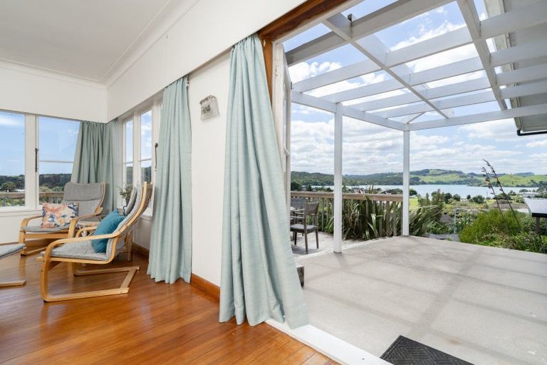 Photo of property in 37 Long Street, Raglan, 3225