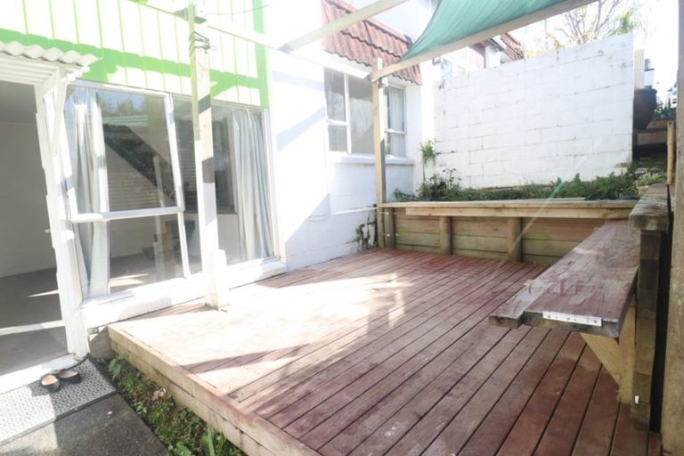 Photo of property in 3/52 Fruitvale Road, New Lynn, Auckland, 0600