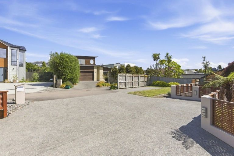 Photo of property in 10 Metzenthin Close, Raumati South, Paraparaumu, 5032