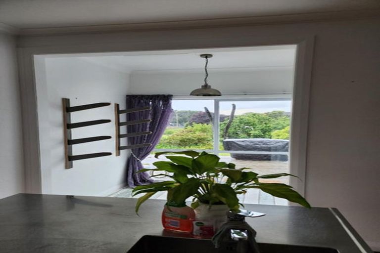 Photo of property in 81 Mangorei Road, Strandon, New Plymouth, 4312