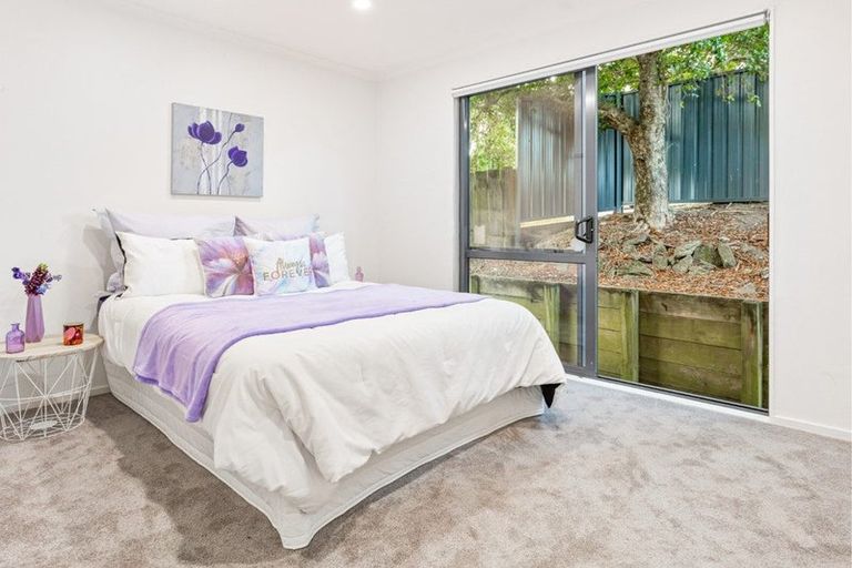 Photo of property in 21 Breenagh Place, Massey, Auckland, 0614