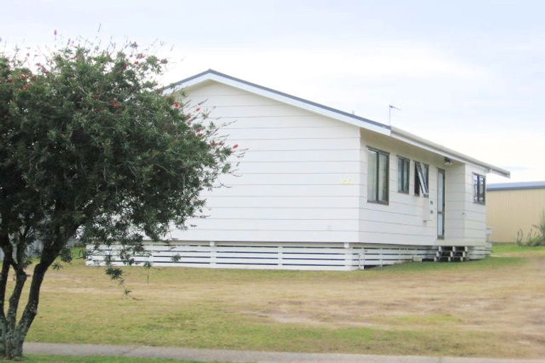 Photo of property in 103 Mayfair Avenue, Whangamata, 3620