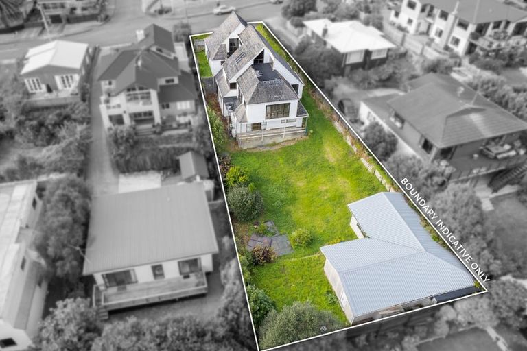 Photo of property in 122 Seaview Road, Paraparaumu Beach, Paraparaumu, 5032