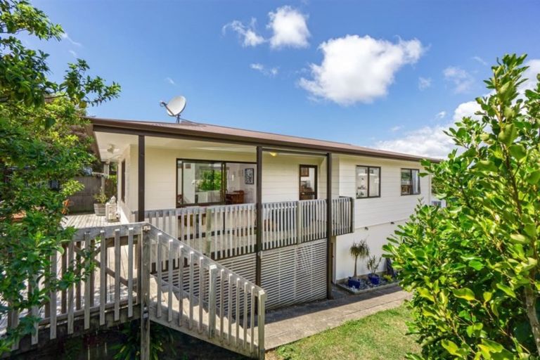 Photo of property in 4 Mona Vale, West Harbour, Auckland, 0618