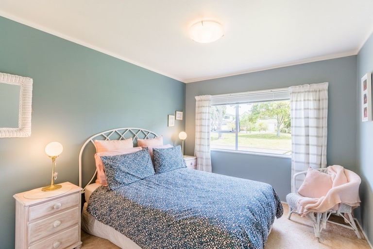 Photo of property in 16 Manly Garden, Paraparaumu Beach, Paraparaumu, 5032